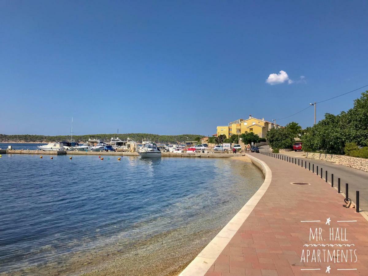 Mr. Hall Apartments Barbat na Rabu Exterior foto
