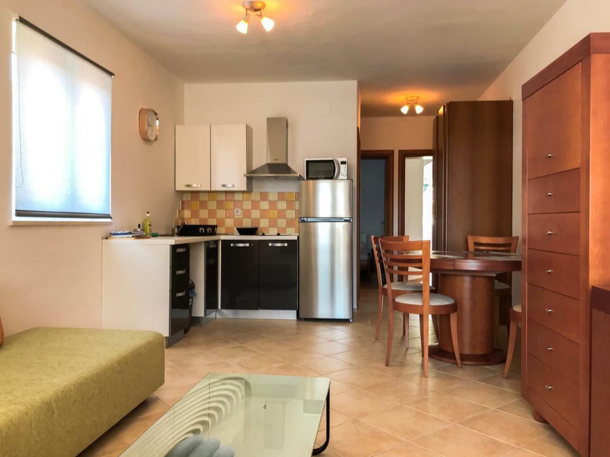Mr. Hall Apartments Barbat na Rabu Exterior foto